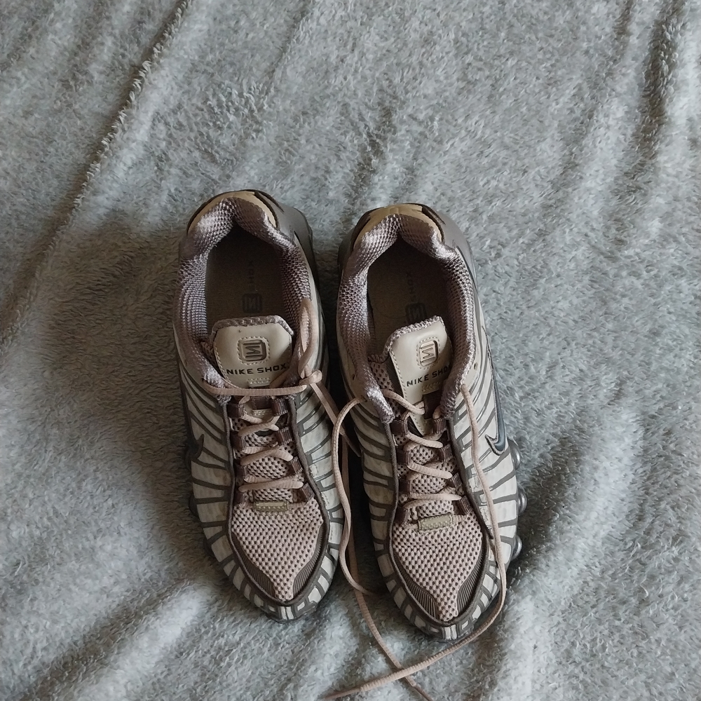 Nike Women's Beige and Gray Athletic Shoes